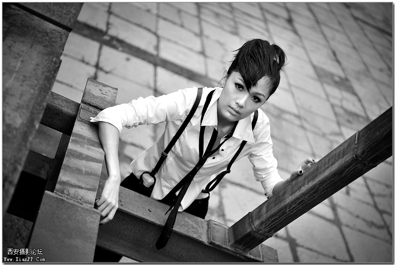 光圈: F/2.8 快门:1/500 焦距:70 毫米