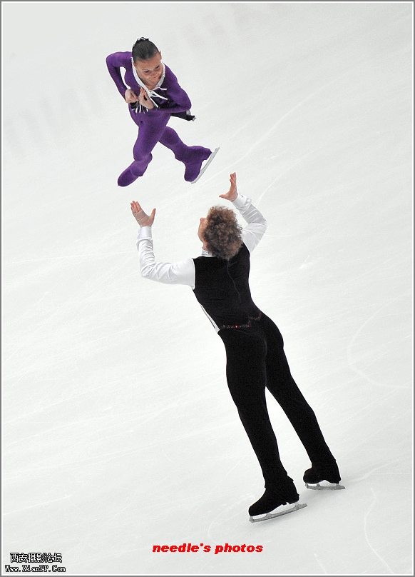 光圈: F/2.8 快门:1/1000 焦距:200 毫米 感光度:2000