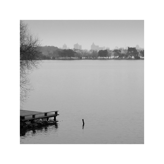 光圈: F/5.6 快门:1/160 焦距:12.8 毫米 感光度:80