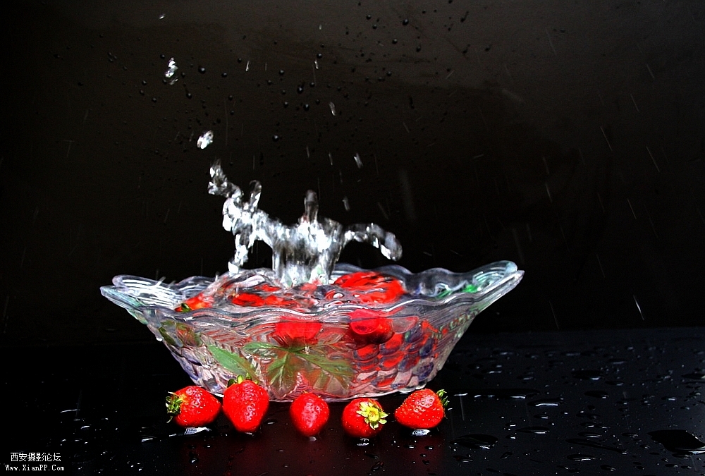 光圈: F/4.0 快门:1/100 焦距:22 毫米 感光度:400