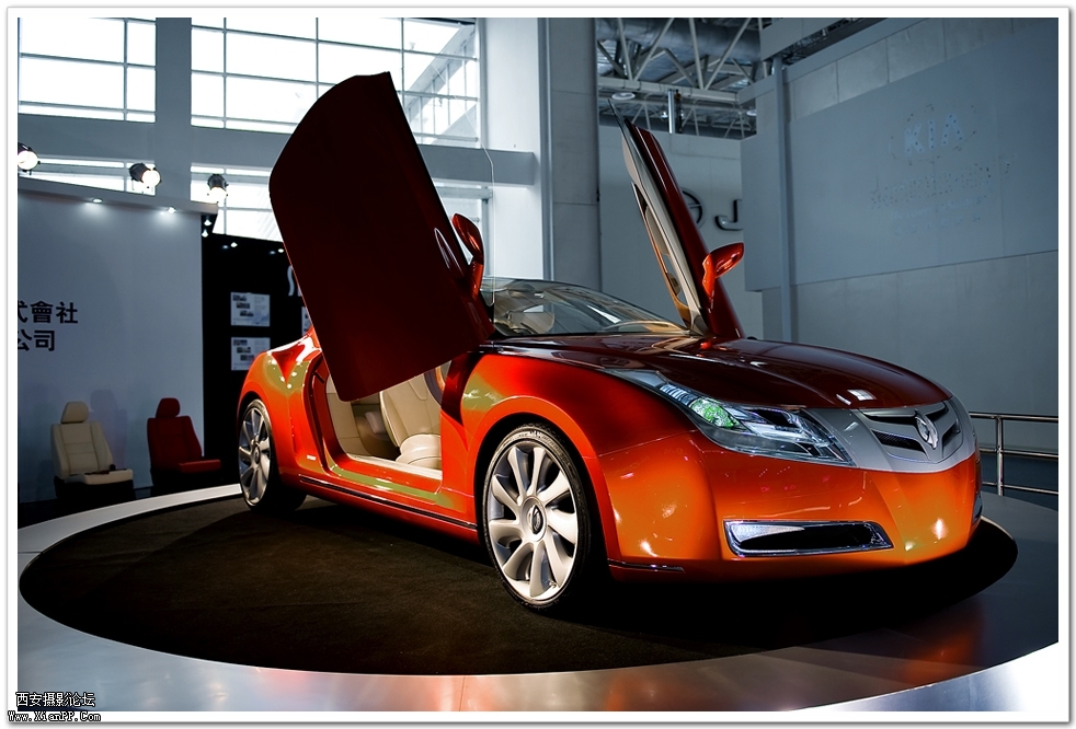 光圈: F/2.8 快门:1/160 焦距:28 毫米 感光度:200