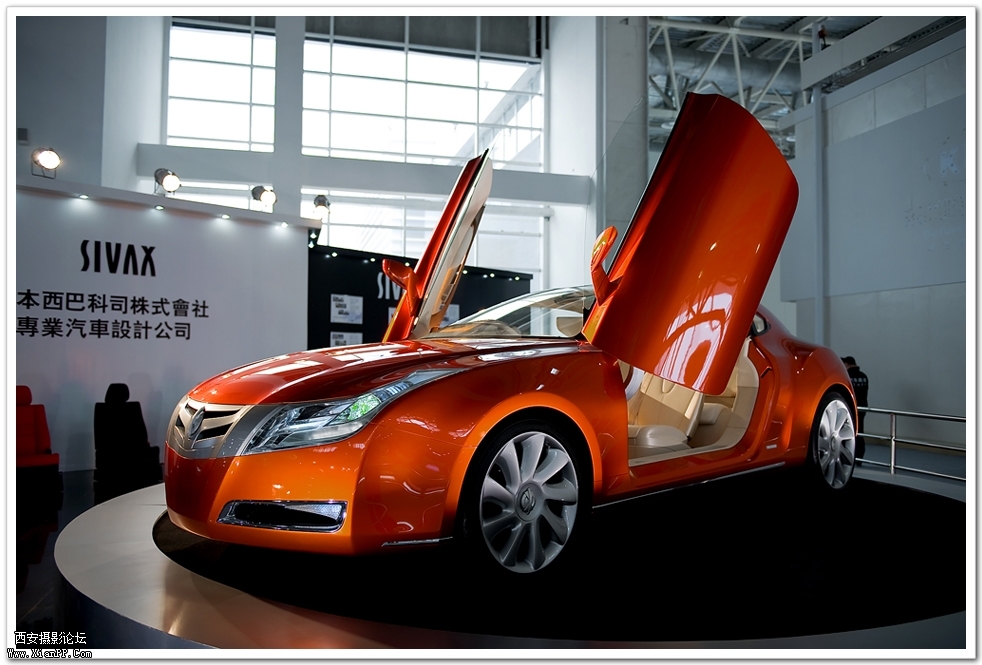 光圈: F/2.8 快门:1/80 焦距:29 毫米 感光度:220