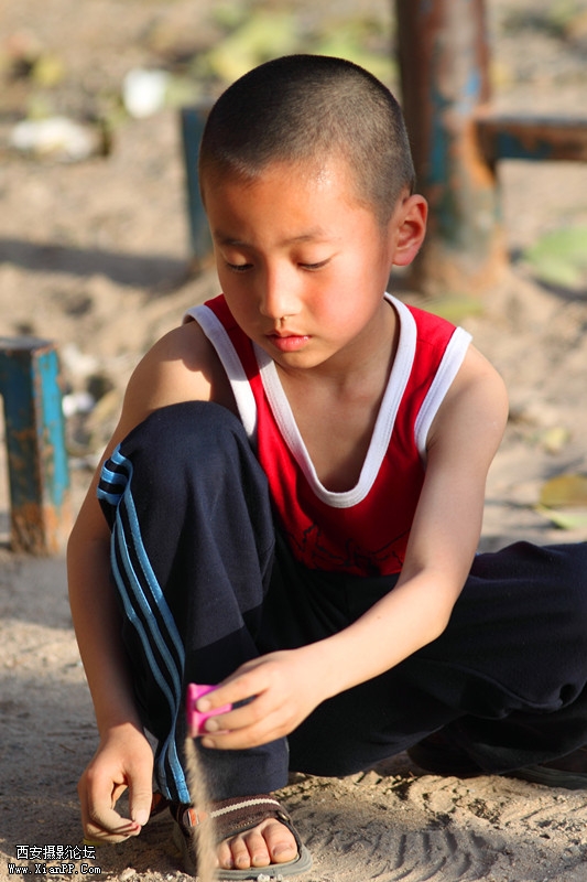 20110424小区的孩子百态0666_副本_副本.jpg