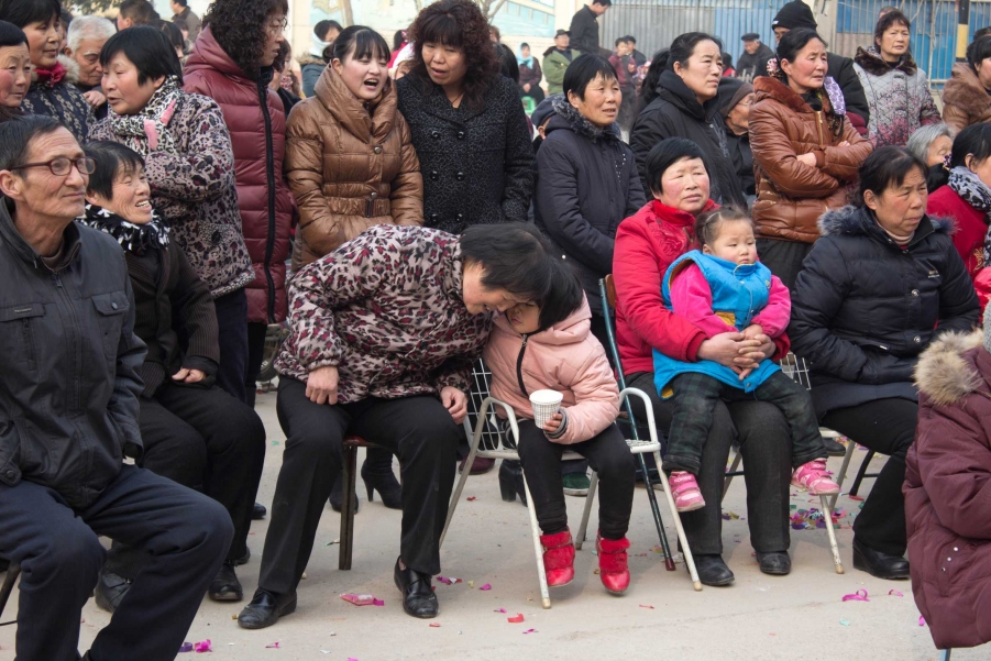 《悄悄话》拍摄者：卫遥  电话：13834963309.jpg