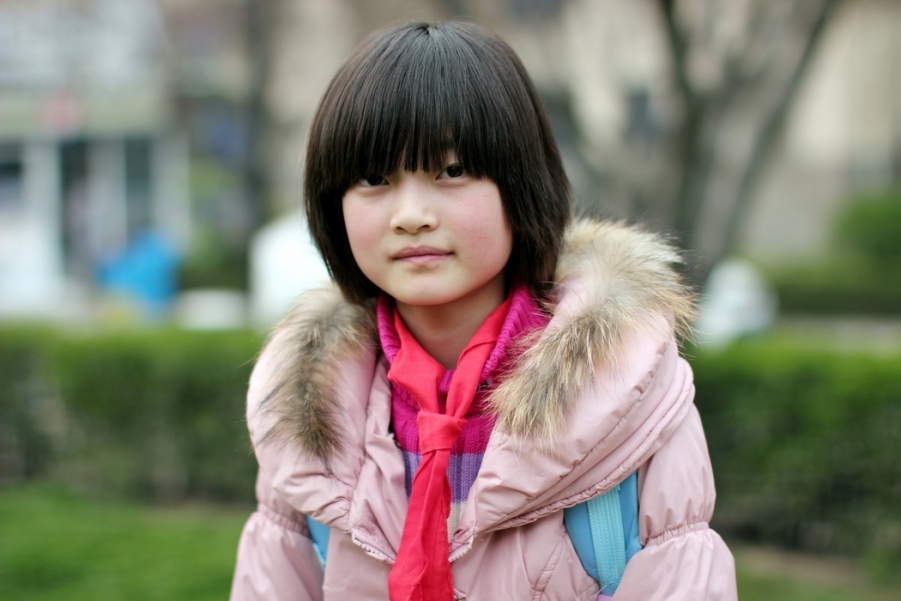 nEO_IMG_0326 600d-50L多云小孩人像，花12.jpg