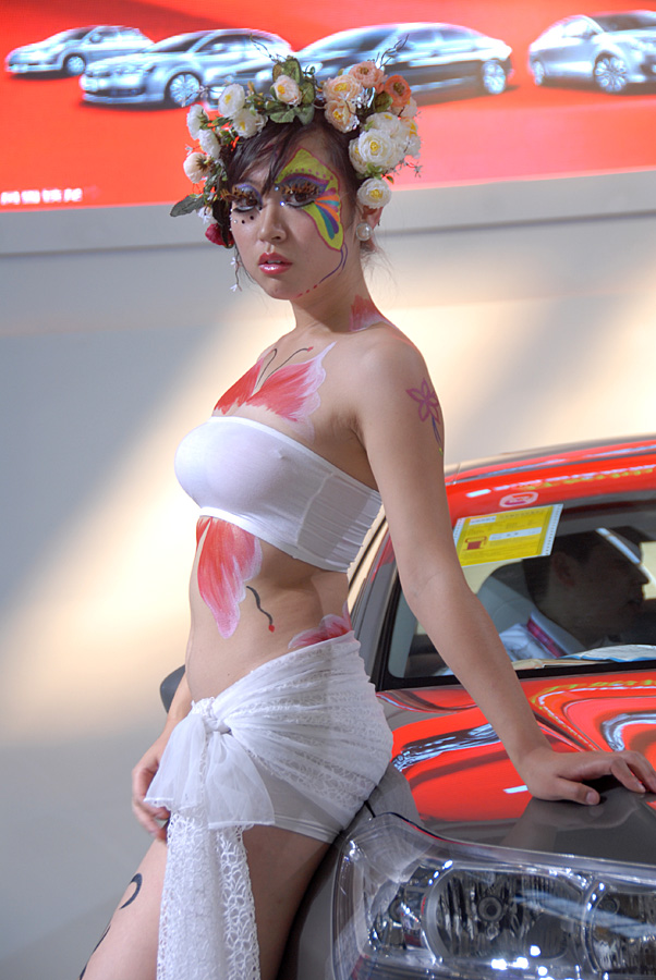 人体彩绘车模 (8).jpg
