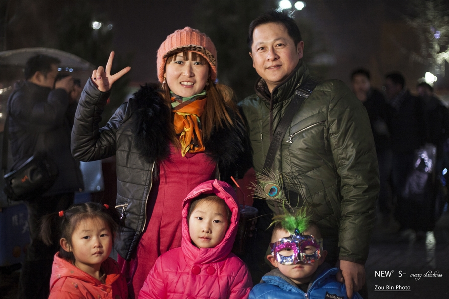 路过 李先生  一家五口给他们 来了张全家福  祝你们幸福快乐