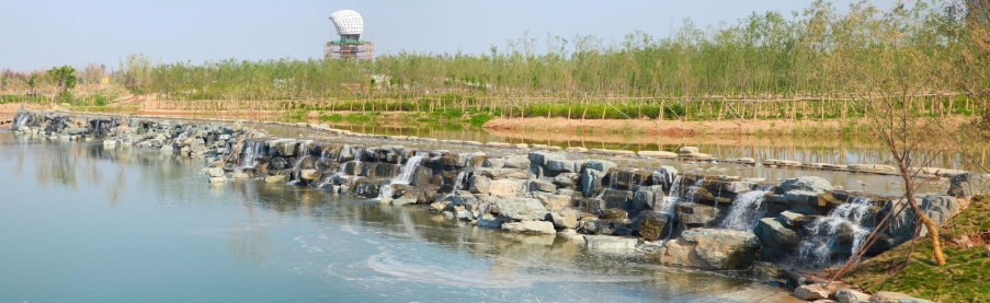 建设中的观鸟塔