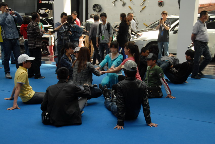 行为艺术 (7).JPG