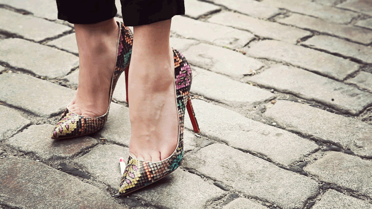 louboutin-stamp-429.gif