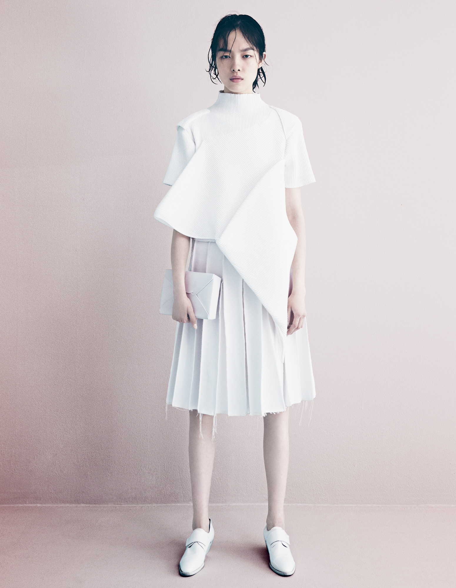 Sun-Feifei-by-Patrick-Demarchelier-A-Clean-Getaway-W-November-2013-2.jpg