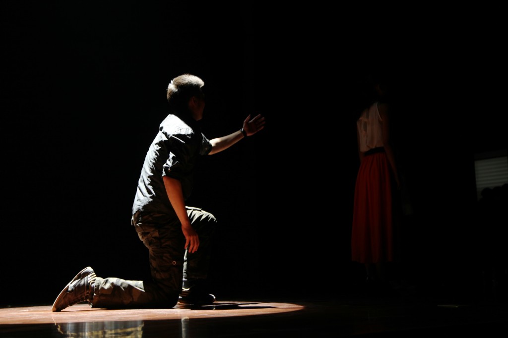 话剧抉择演出照 (4).jpg