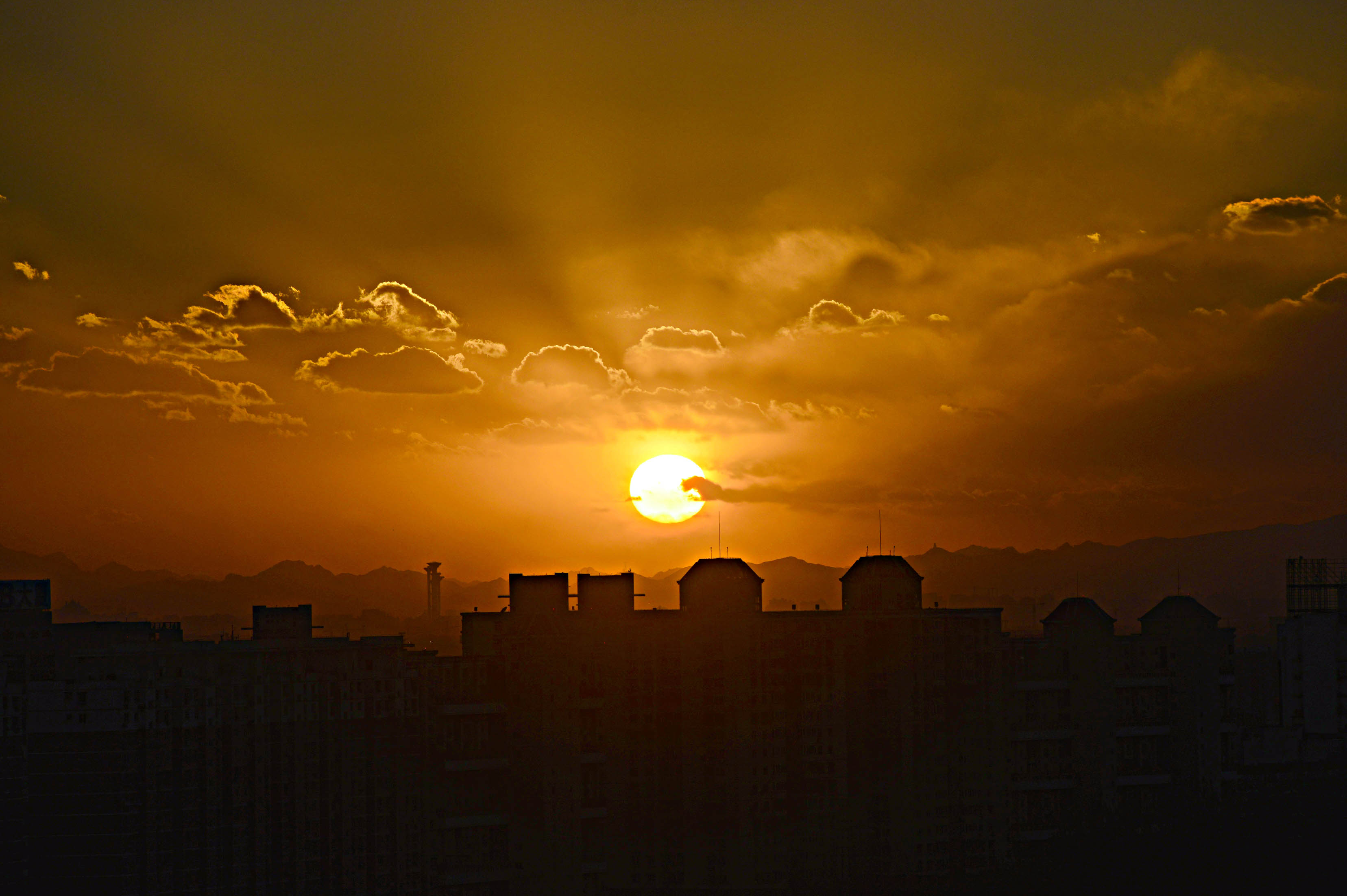 夕阳.jpg