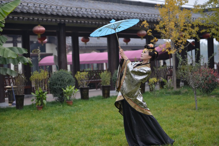 靓模汉服富贵华丽