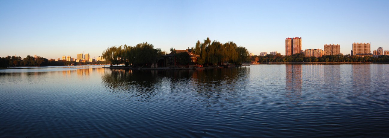 大明湖全景图8.jpg
