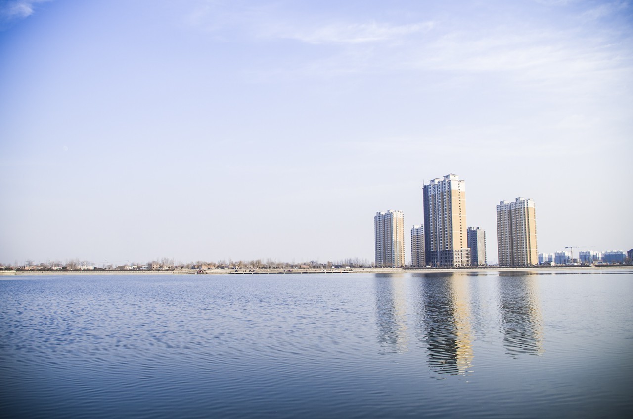 一座城，一个世界，一个人