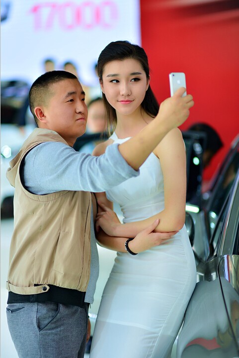 AJ~DCGQ2DOFYFAM@T(1J{16.jpg