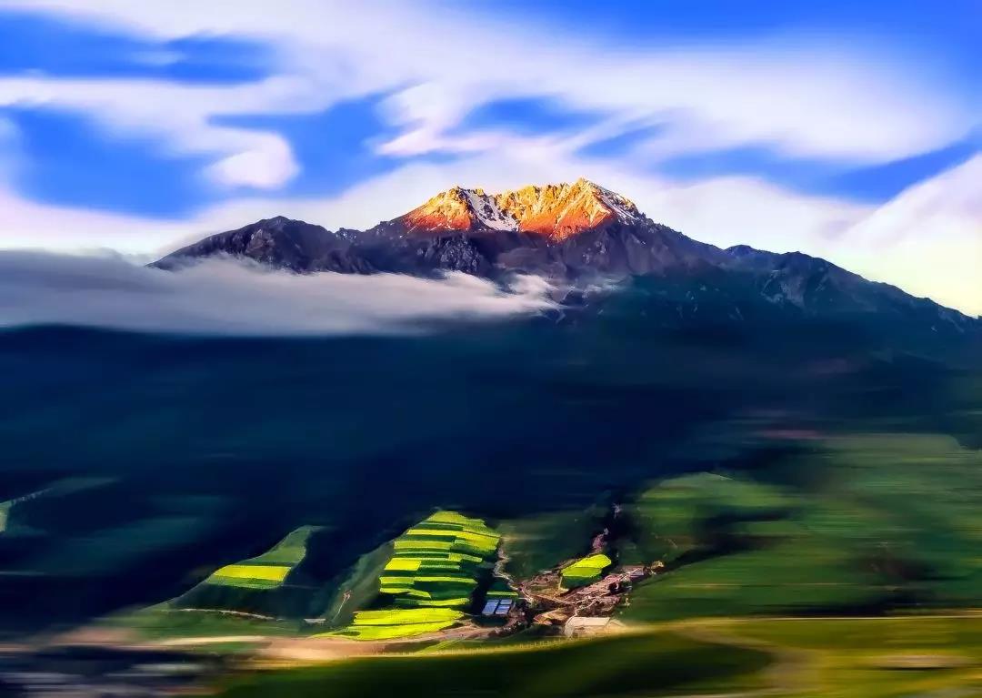 《雪山晨韵》   邵光明    摄.jpg