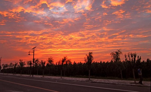 难得一见的火烧云晚霞