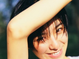 卸去沉重的约束，阳光才刚刚发了芽