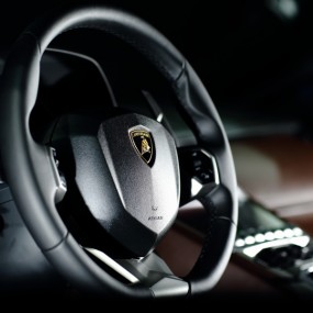 拍几张兰博基尼的内饰