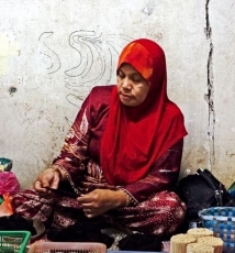 慢行斑驳光影市井