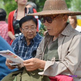 世博园参赛作品--关中老汉. 悄悄话