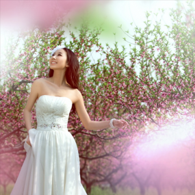 穿着白纱的女孩