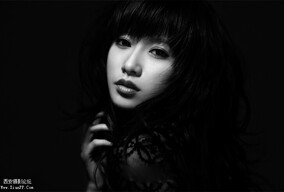 黑暗中我还有那么美吗？