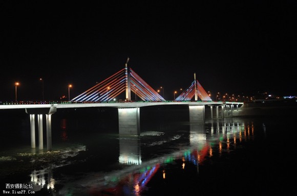 夜间桥