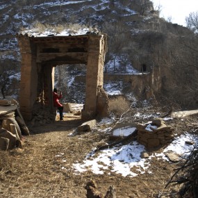 《米脂绣花姑娘》
