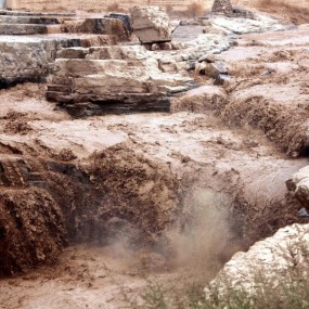 陕西洛河“龙首坝”形成犹如黄河瀑布般的壮观“壶口”瀑布