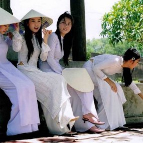 越南旗袍开叉到腰，别样风情美到爆！