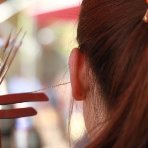 袁家村的掏耳朵师傅，痒，爽！