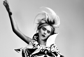 黑白外模时装片