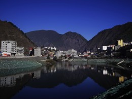 《明天更美好》