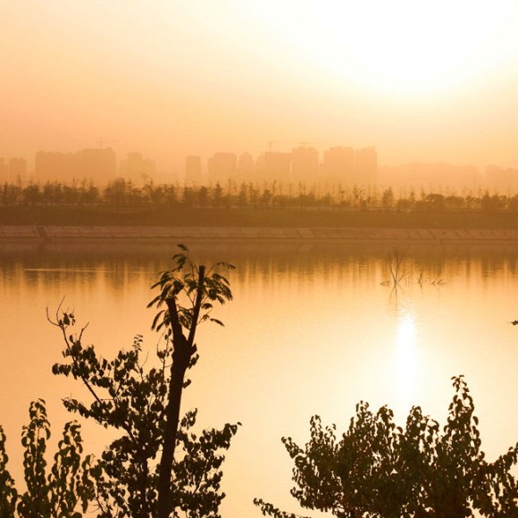 雾霾下的日落