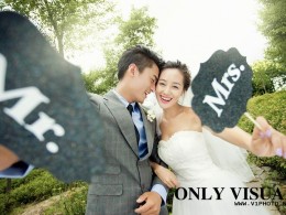 婚纱照避免紧张的姿势