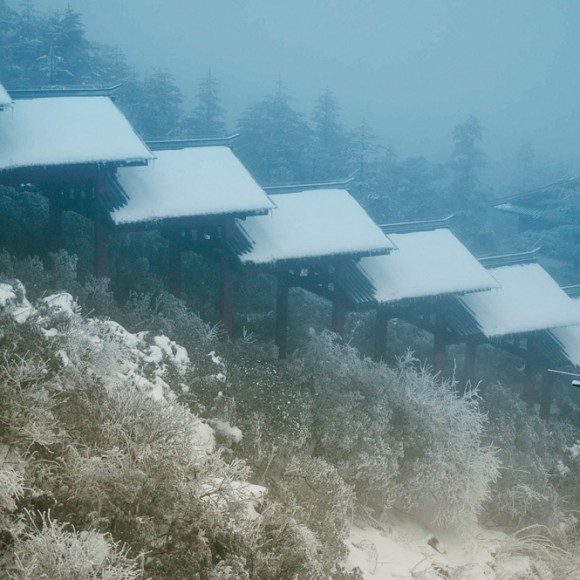 峨嵋端雪（一）