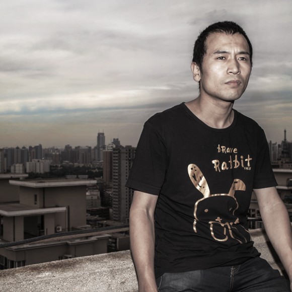 今天办公室天台拍同事