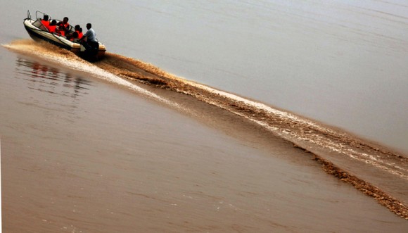 黄河冲云天-大荔县李世居