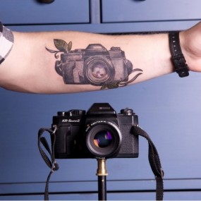逼真的相机纹身