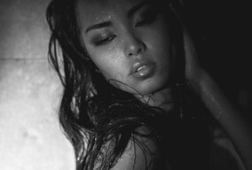 田蕾希黑白平面