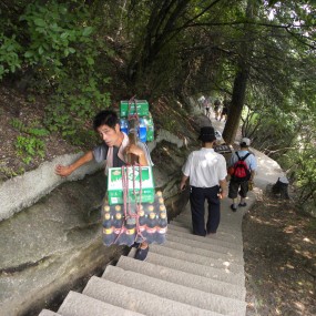 华山挑夫（原创摄影）