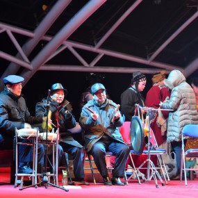 小区元宵节的夜晚