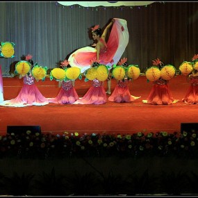 高中女生午蹈————花之韵！