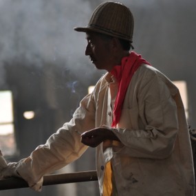 曾经的工人老大哥——拍于陕重厂内