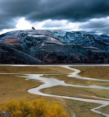 力的抗争 解读左伟风光作品