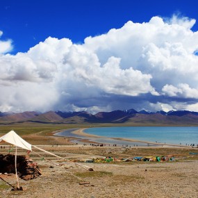 至蓝的天湖纳木错