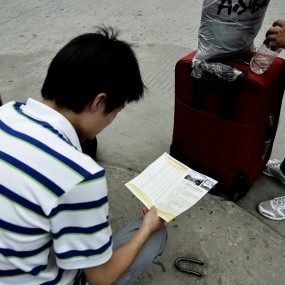 如同春运火车站般的——大学新生入校时